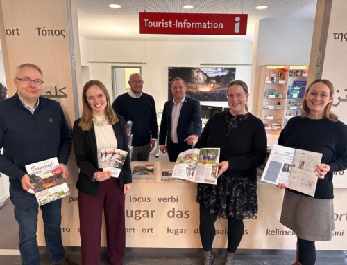 Tourismus braucht Haptik: Warum das „Ferienland 2026“ auf Print setzt.